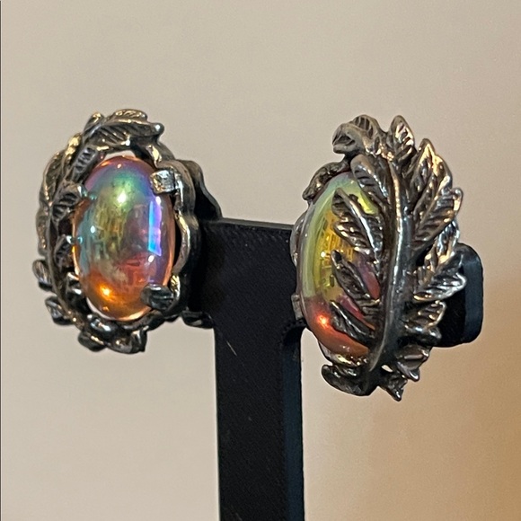 Vintage “Dragon’s Breath” Glass Cabochon Demi-Parure Bracelet & Earring Set - Picture 8 of 10